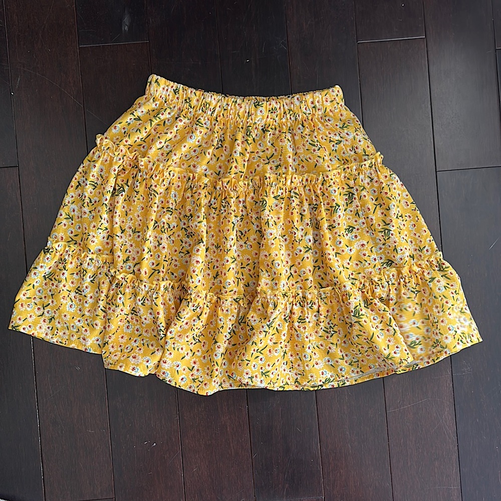 SHEIN Floral Skirt. Size XS